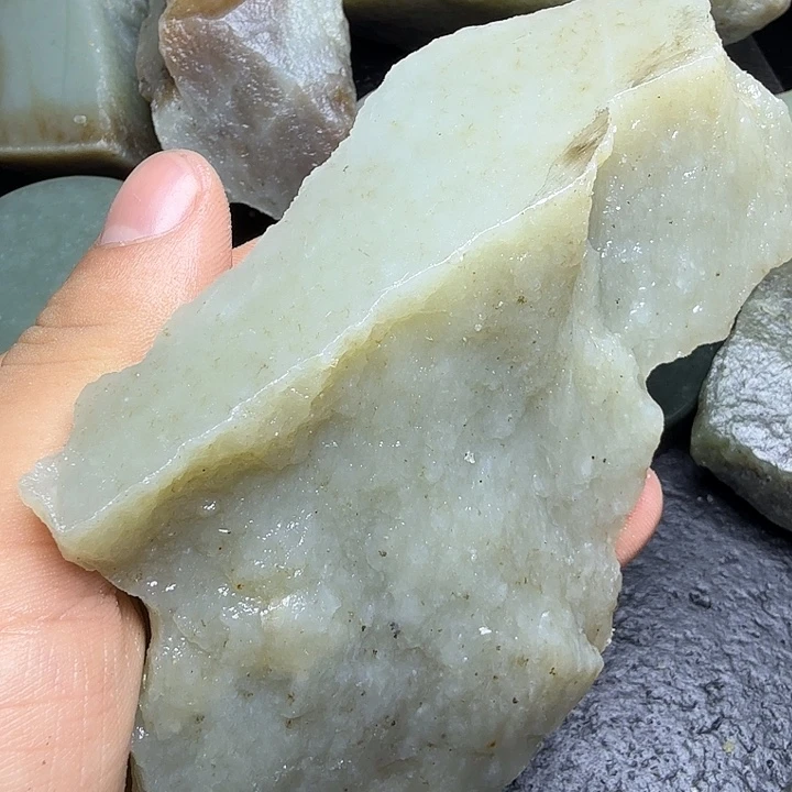 和田玉（糖玉）未镶嵌珠宝奇石