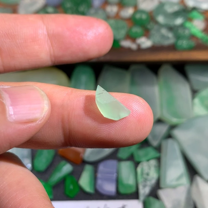 定制翡翠未镶嵌材料定制