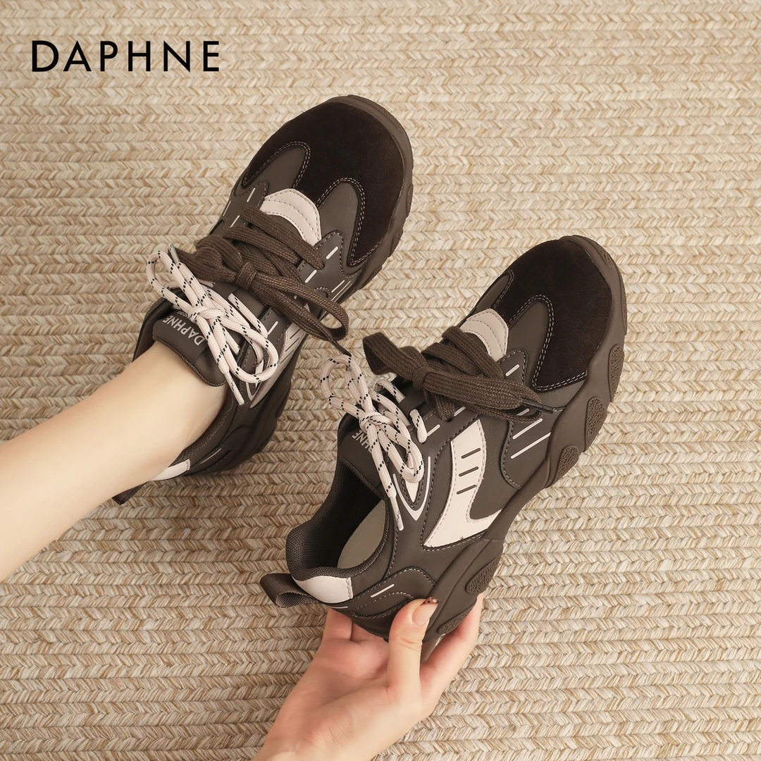 达芙妮德训鞋女秋季2025新款超火通勤百搭阿甘休闲鞋配阔腿裤厚底