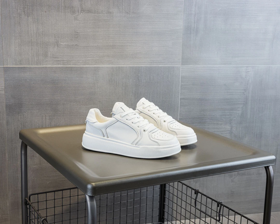 2025春秋新款低帮鞋厚底女真皮头层牛皮小白鞋百搭软底圆头板鞋