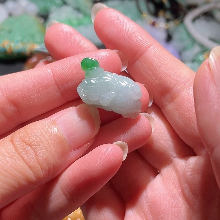 颈饰未镶嵌翡翠天