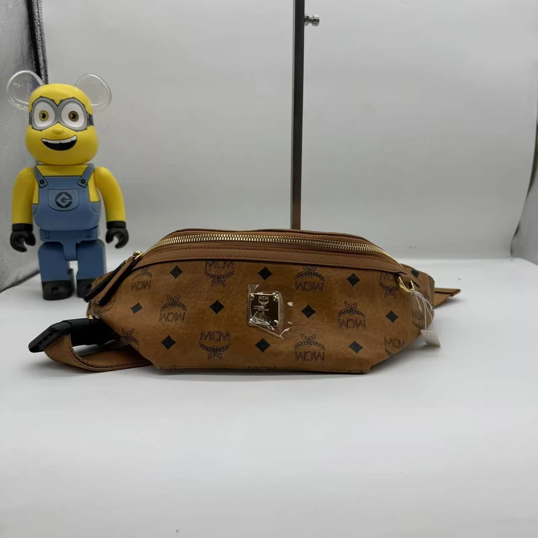99新 MCM 奢得/干邑色 腰包  120526