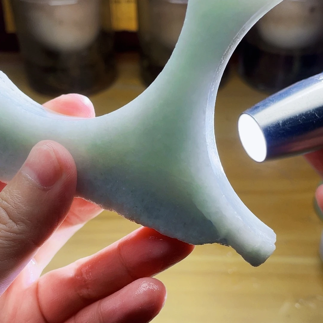 翡翠未镶嵌颈饰毛料55