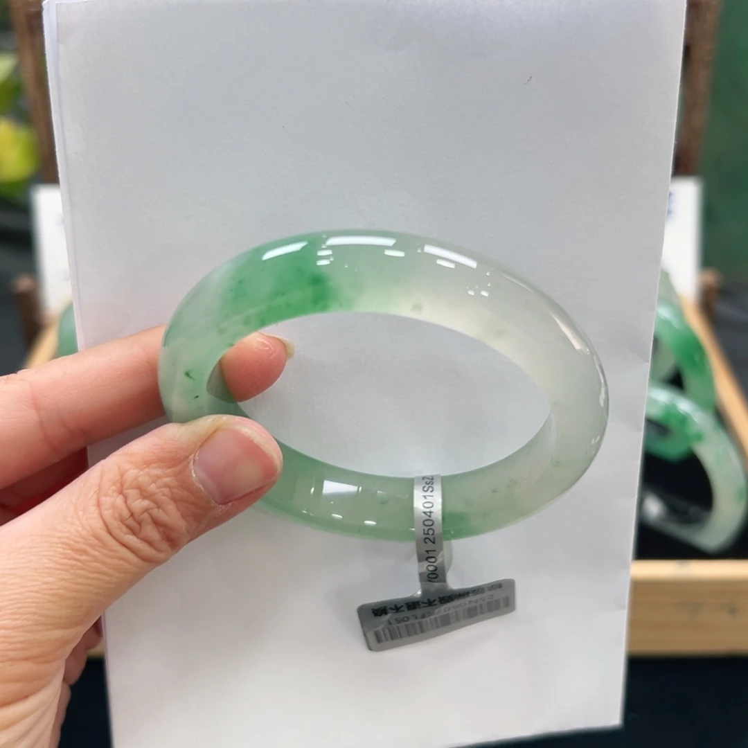 泡***姐石英质玉未镶嵌手镯➕佳佳57