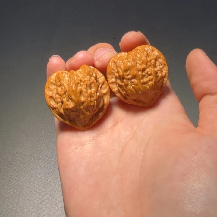文玩核桃把件爱心219