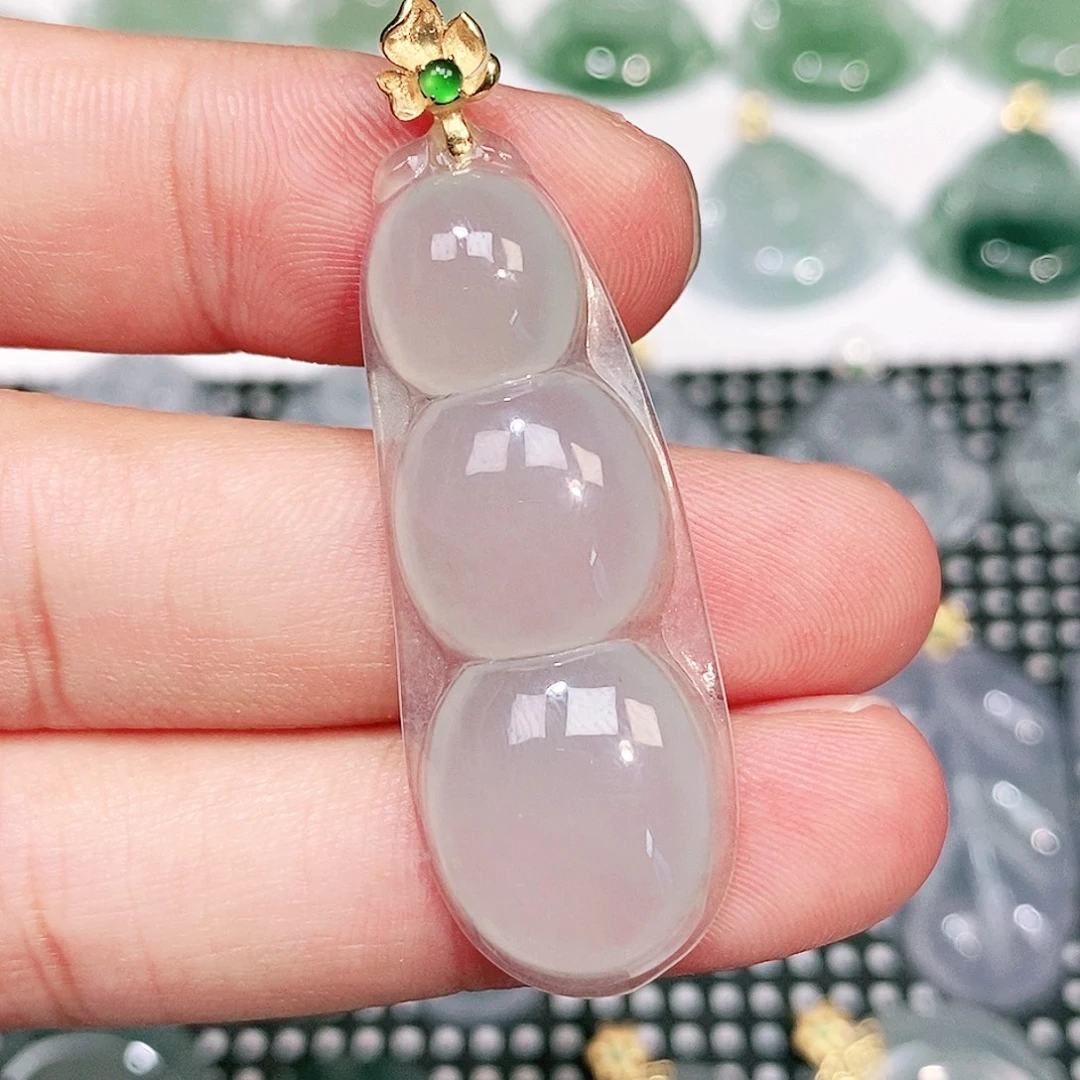 n***a翡翠18K金镶嵌颈饰