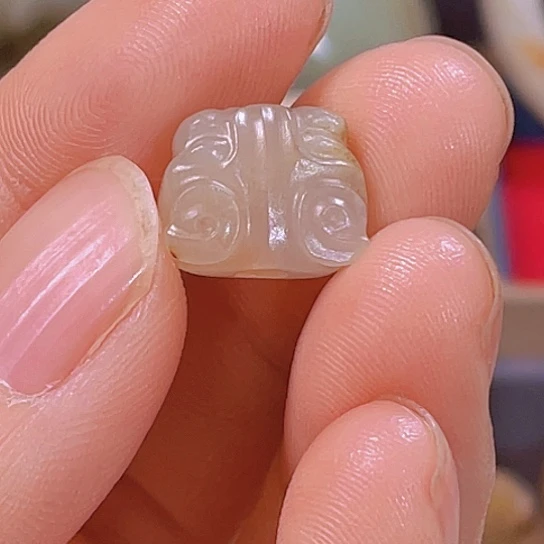 和田玉颈饰未镶嵌泰*石