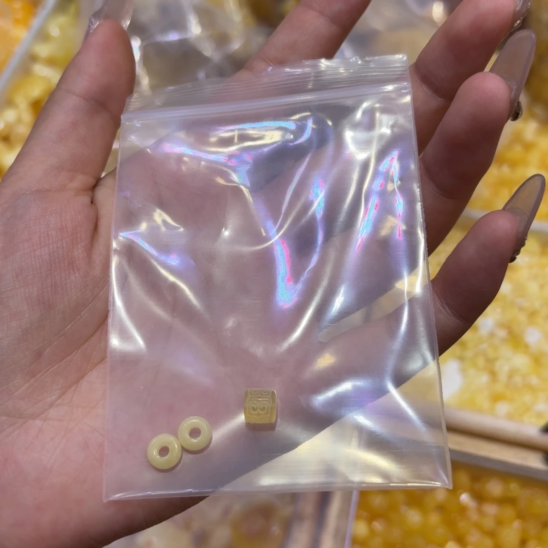 水晶手链未镶嵌S**A蜜蜡