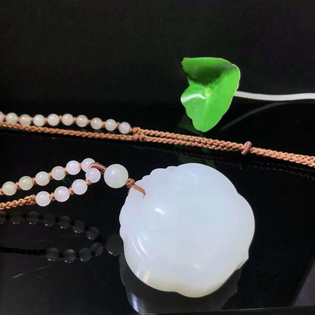 精品和田玉羊脂玉吉祥如意锁吊坠