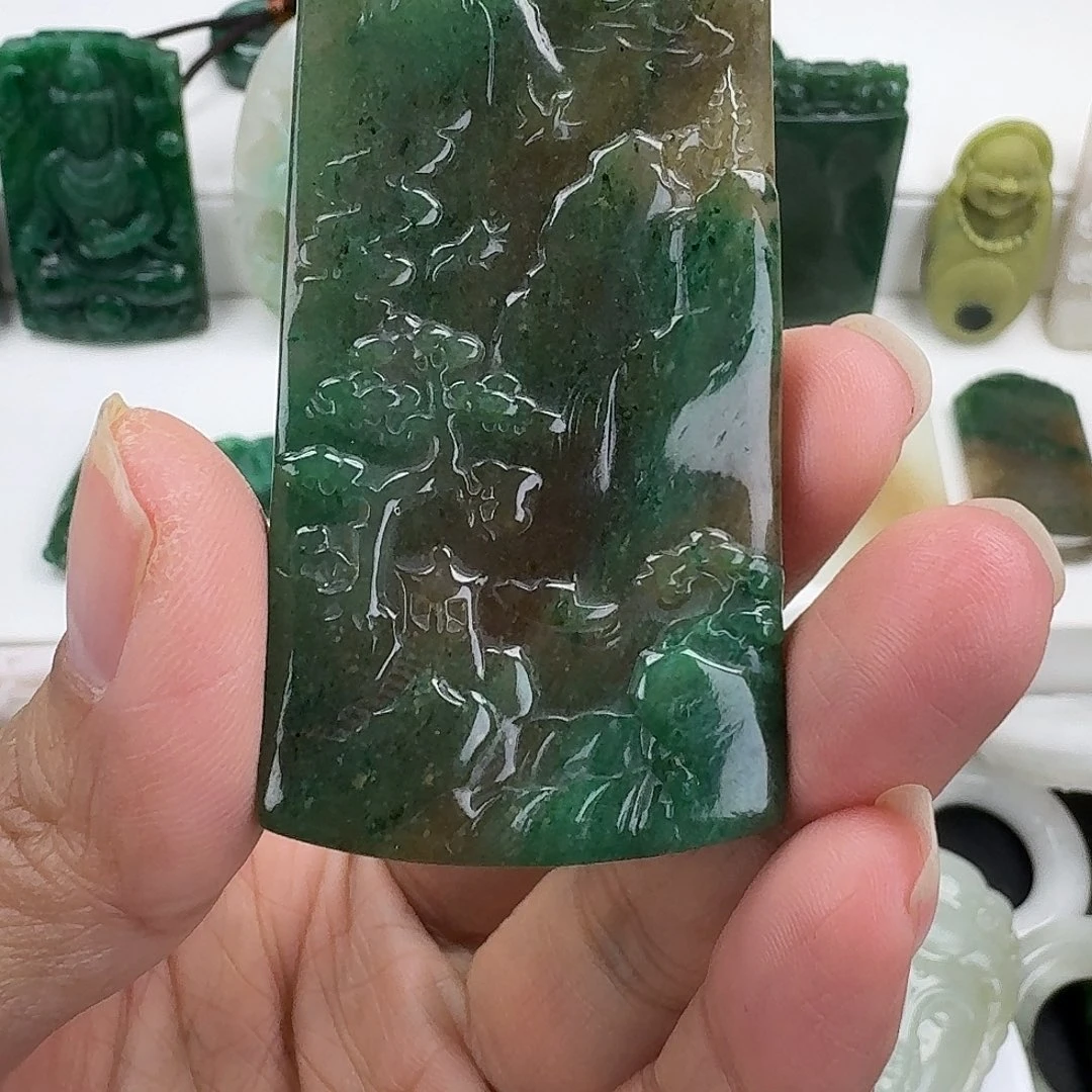 独山玉未镶嵌颈饰