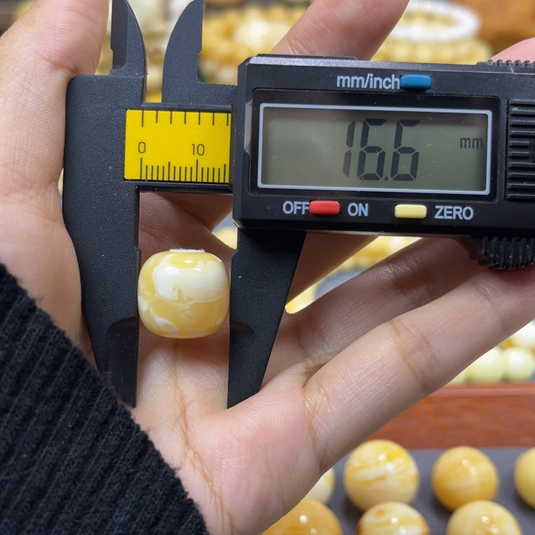 琥珀未镶嵌手串……
