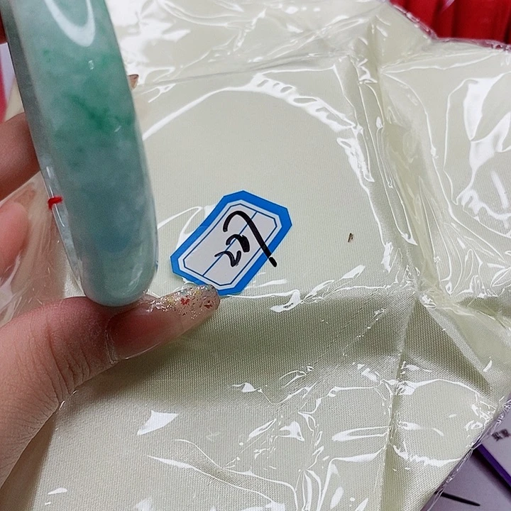 翡翠手镯（圆镯）未镶嵌