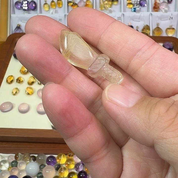 发晶未镶嵌颈饰吊坠