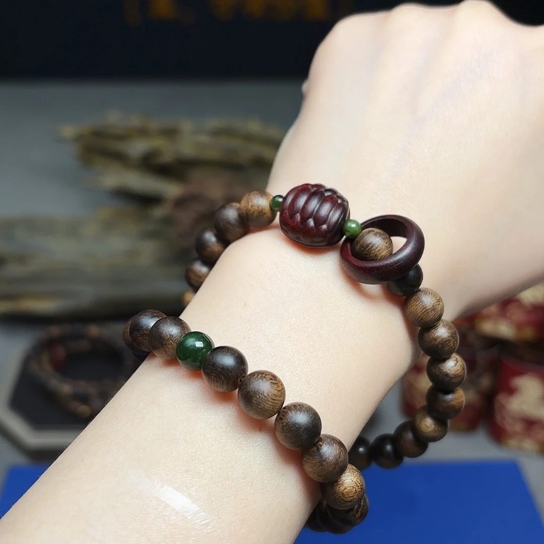 沉香手串越南芽庄绿棋瘤疤0.8+小叶紫檀雕刻木雕
