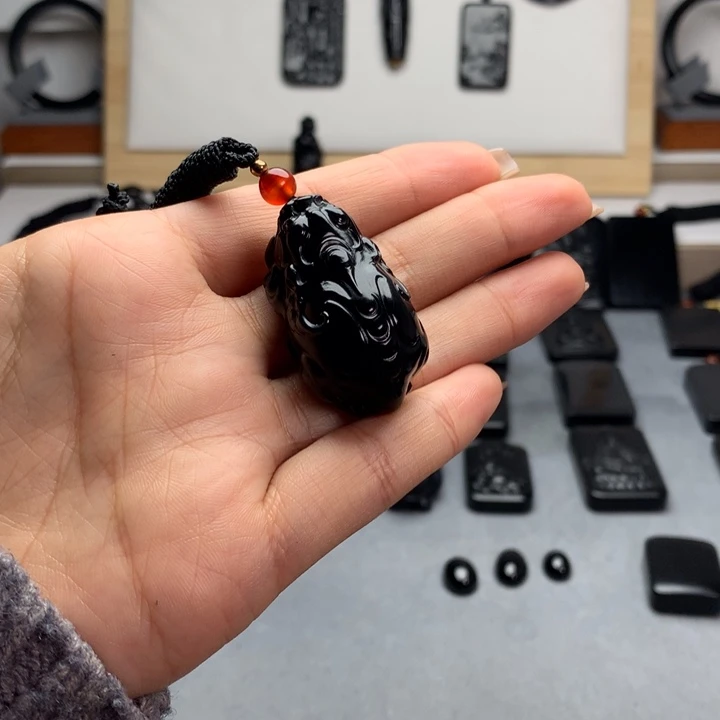 和田玉（墨玉）未镶嵌挂件
