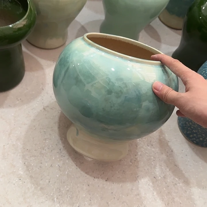 白泥花盆微瑕有孔