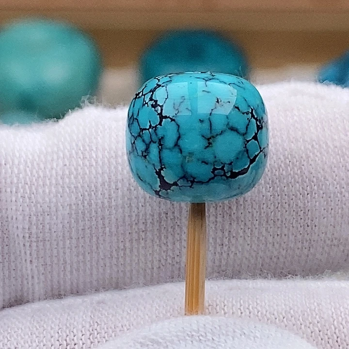 绿松石未镶嵌珠宝奇石12