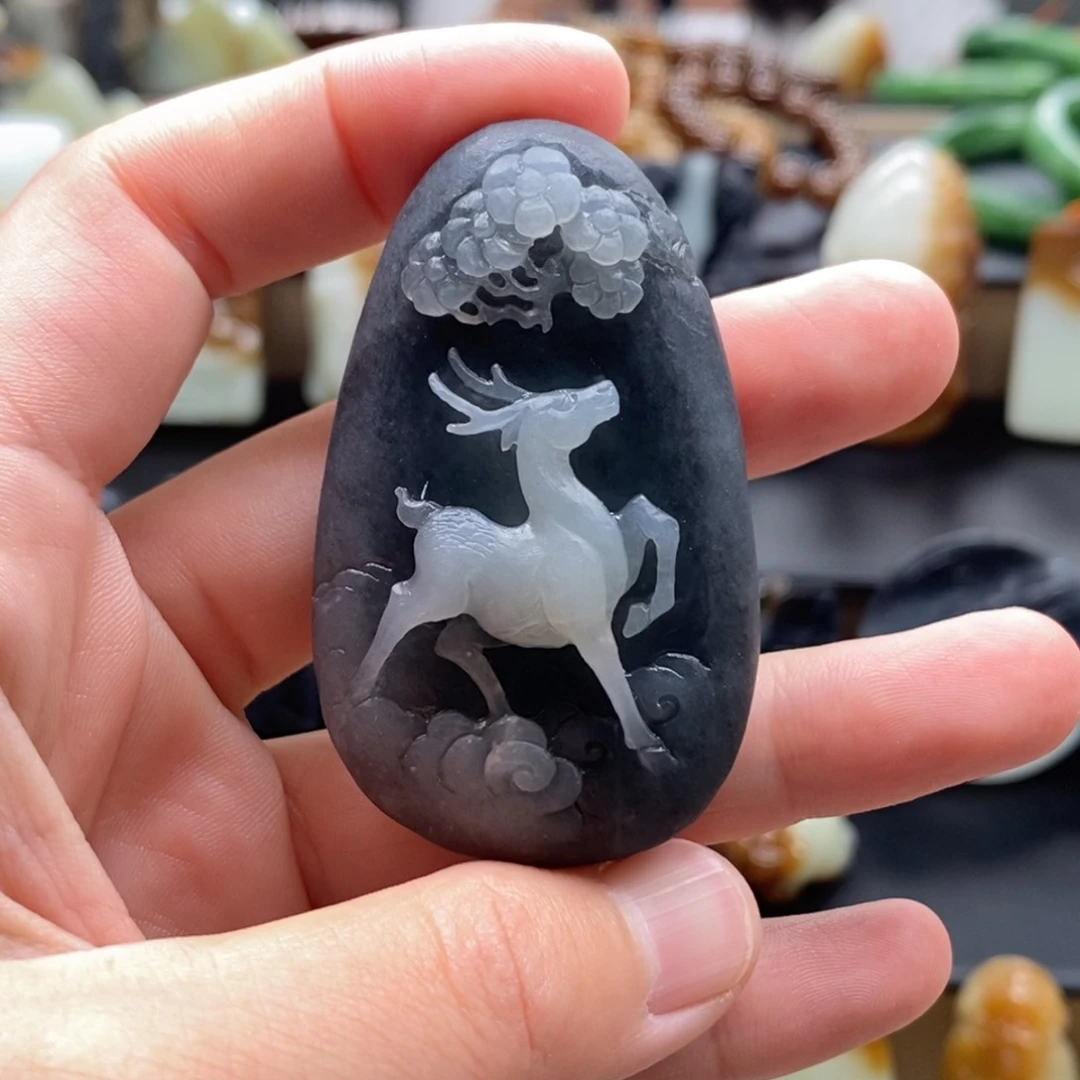 未镶嵌和田玉（糖玉）挂件冰**峰