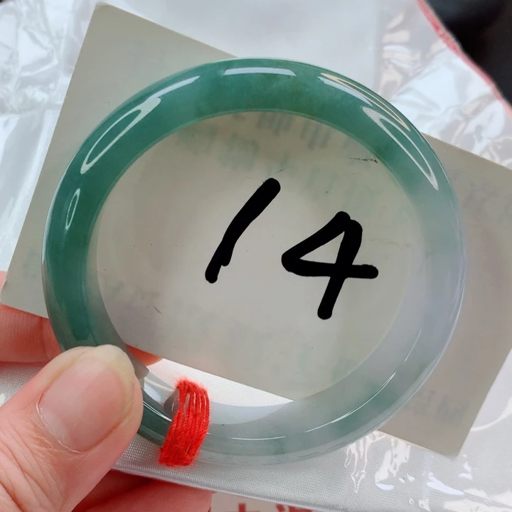 翡翠未镶嵌手镯正