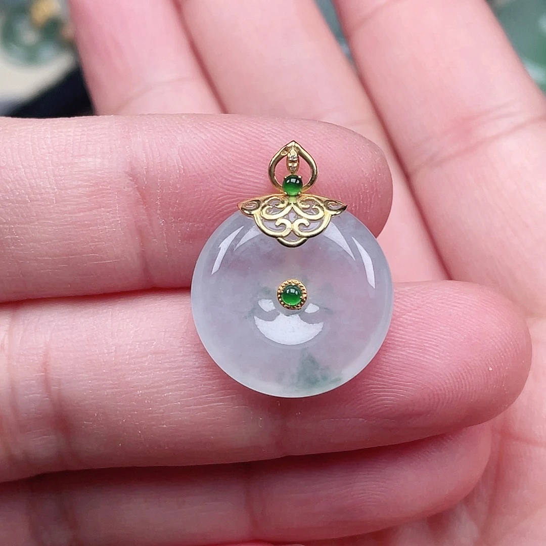 翡翠未镶嵌颈饰平安扣