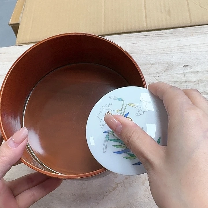 浮*瓷器。 瓷器。