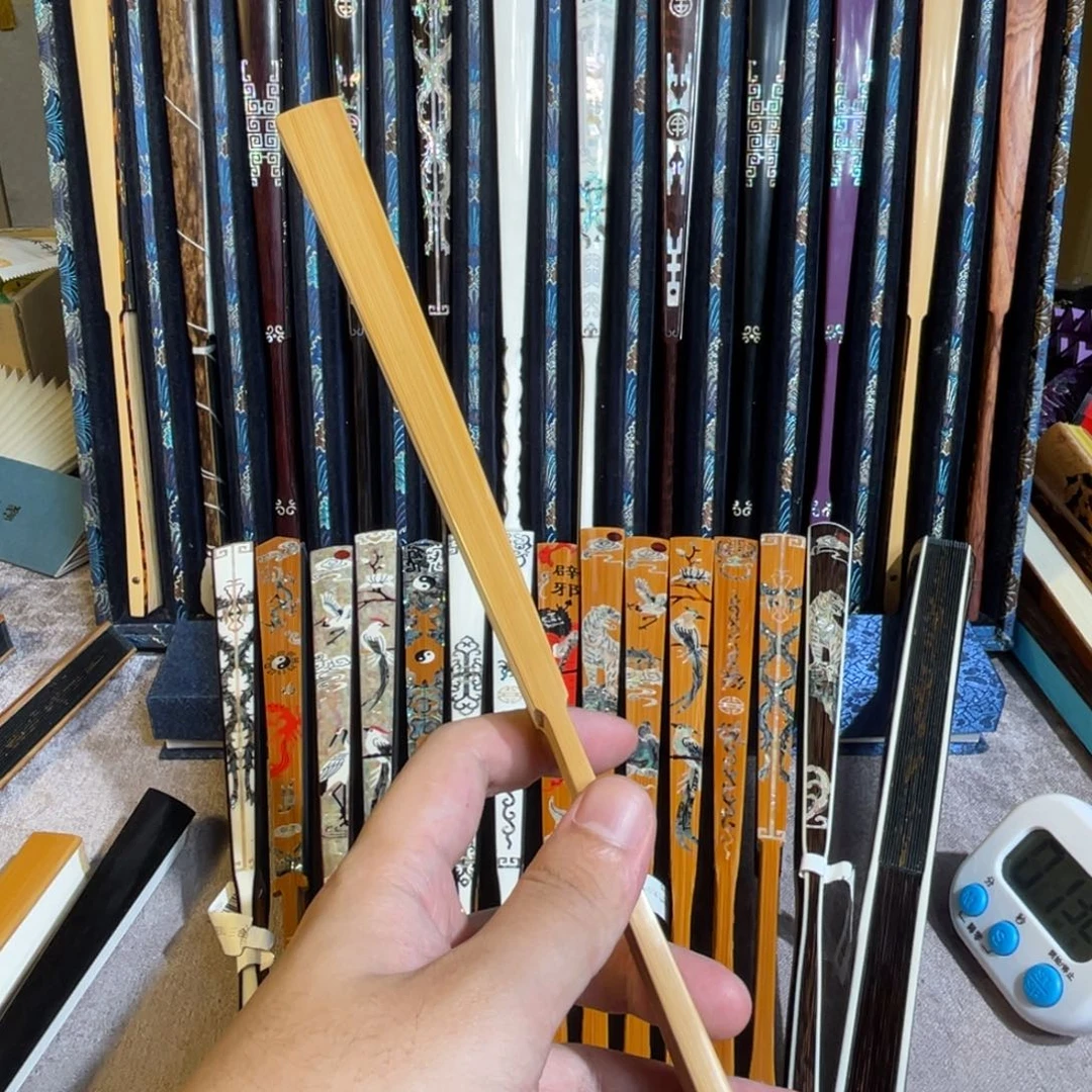 扇子手工制作工艺精湛