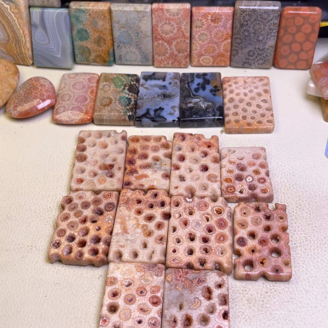 T***馆合金吊坠硅化玉精品8