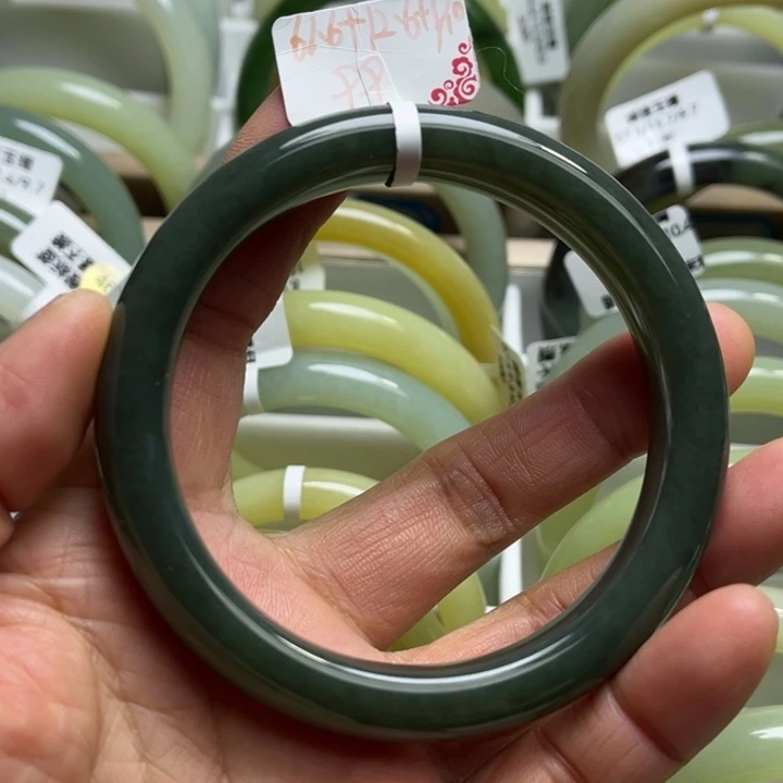 未镶嵌手镯和田玉（糖玉）