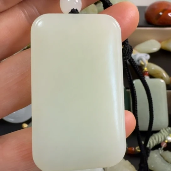 和田玉（糖玉）未镶嵌颈饰