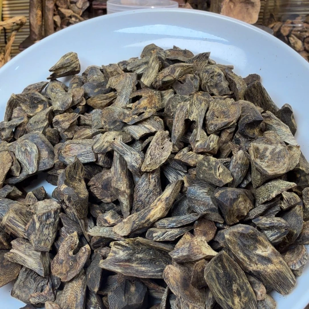 沉香碎屑沉香沉香树钉50g