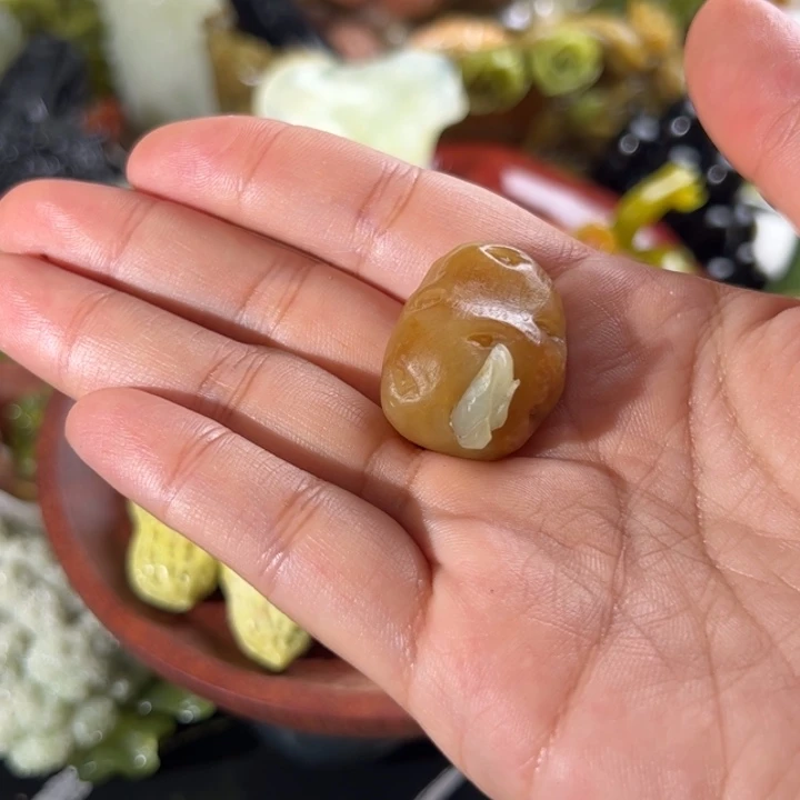 寿***寿蛇纹石玉未镶嵌珠宝奇石