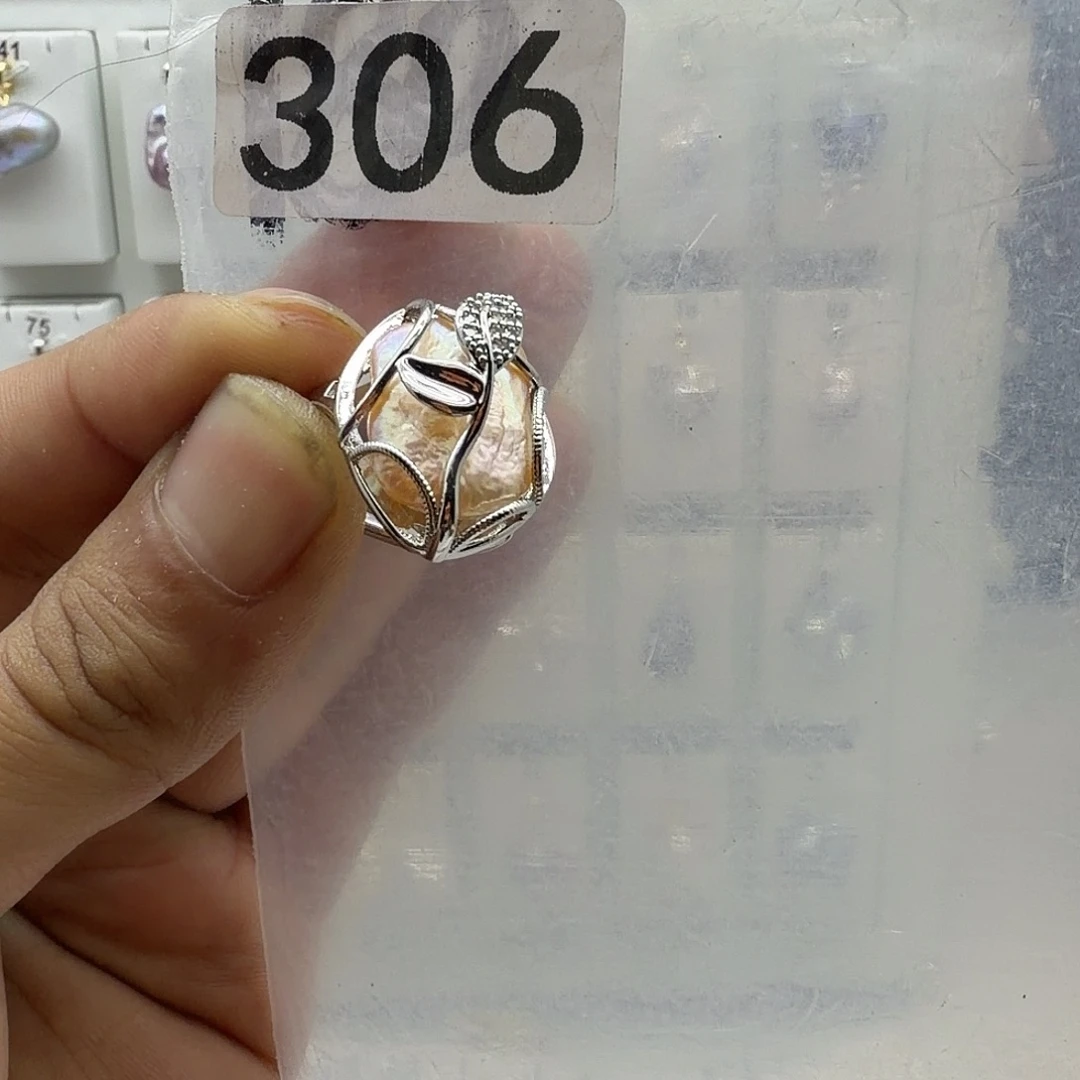 淡水珍珠合金颈饰