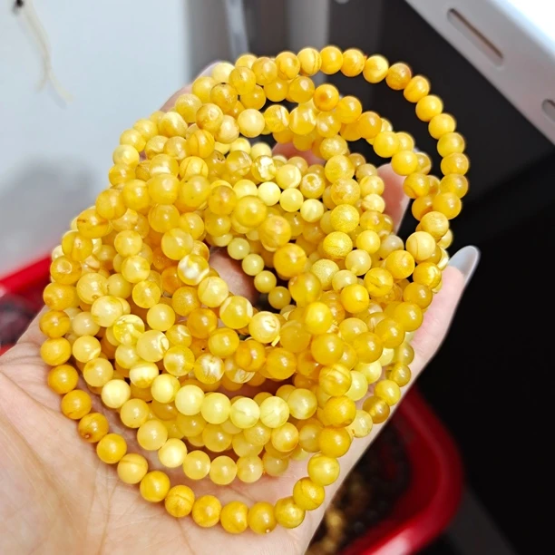 5mm俄料鸡油黄手串(有瑕疵介意慎拍)多样性发其一