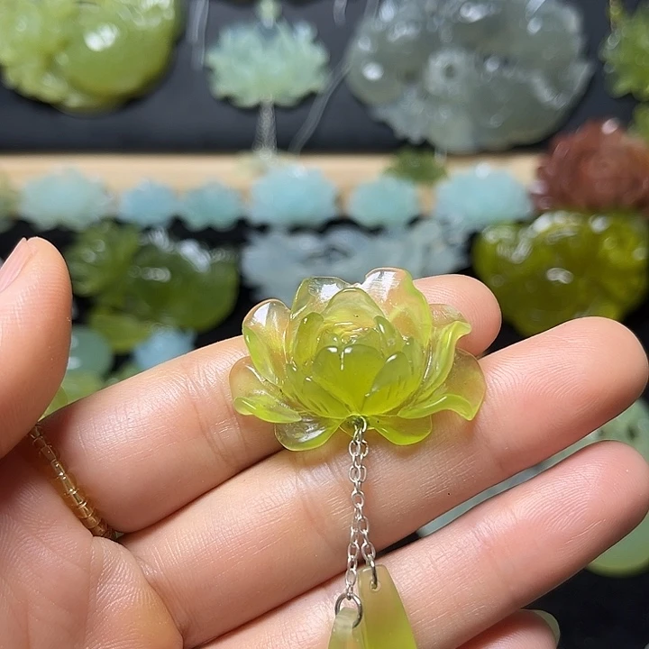 未镶嵌蛇纹石玉颈饰