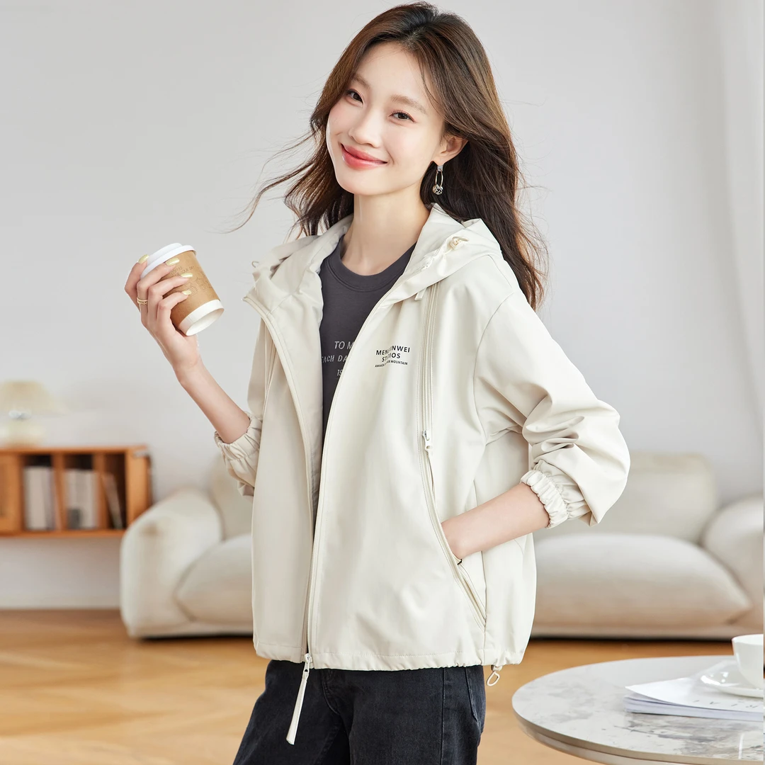 短款风衣女2025新款春秋小个子韩版休闲气质减龄显瘦连帽夹克外套