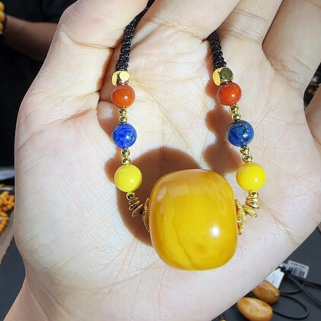 琥珀未镶嵌颈饰吊坠