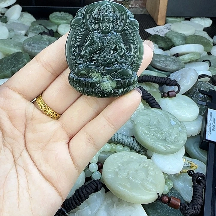 和田玉未镶嵌颈饰