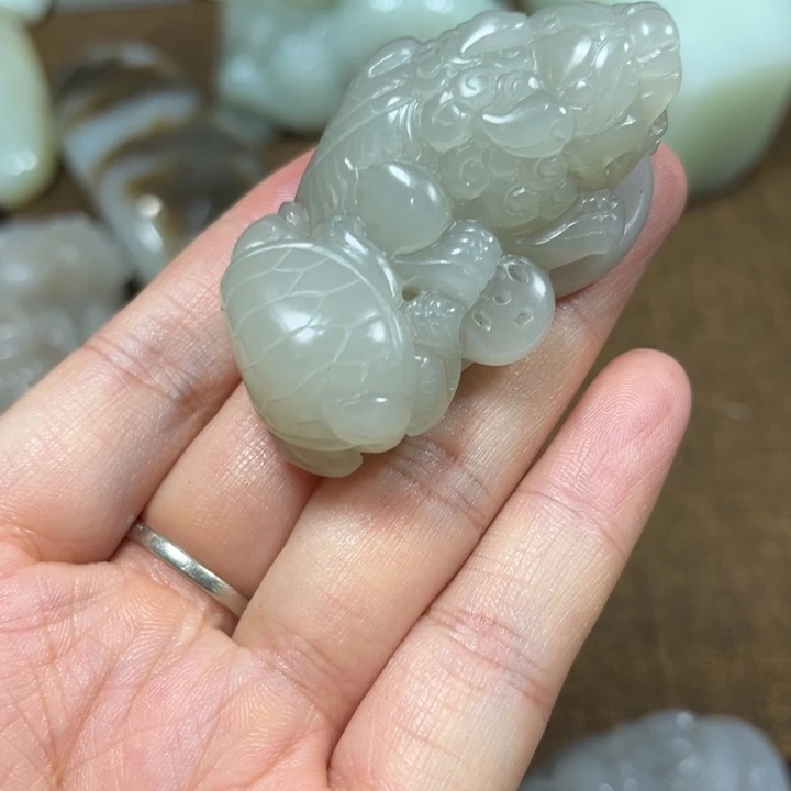颈饰未镶嵌和田玉