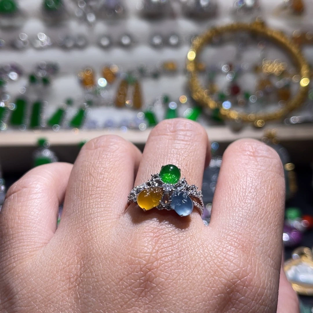 翡翠戒指18K金镶嵌多彩金蟾