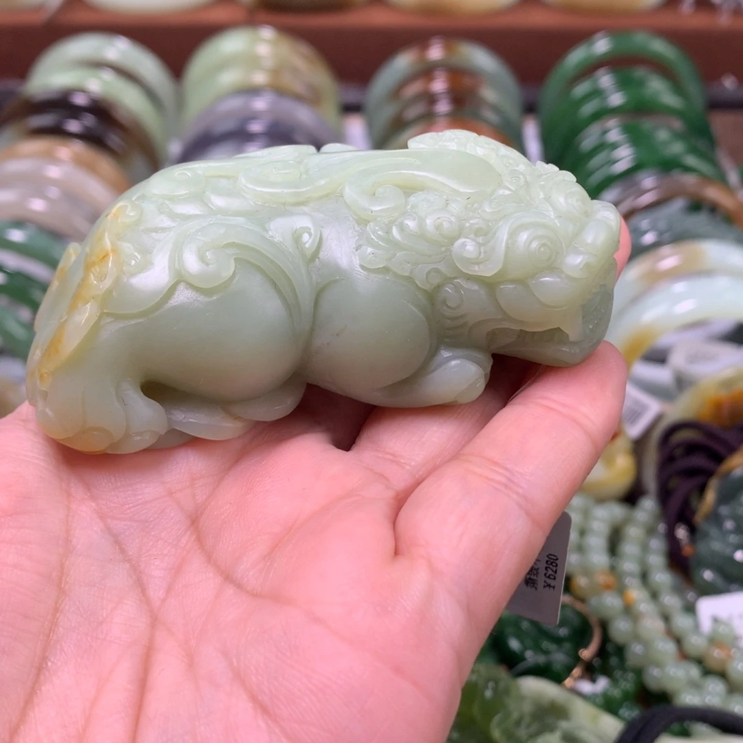 岫岩河磨玉（透闪石质玉）未镶嵌把件