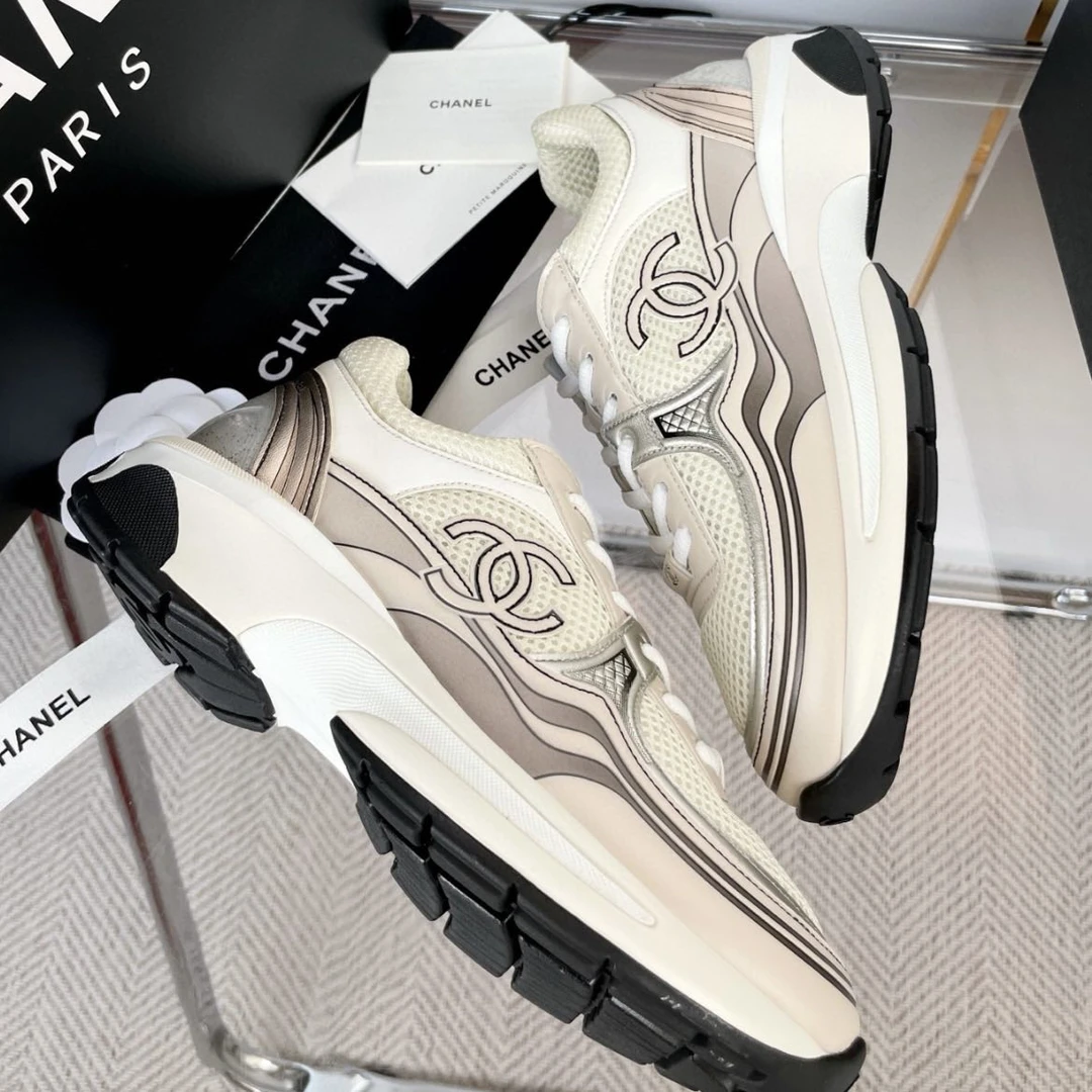 未使用 Chanel/香奈儿 汤/TP023527/23A 徽标 低帮 休闲鞋