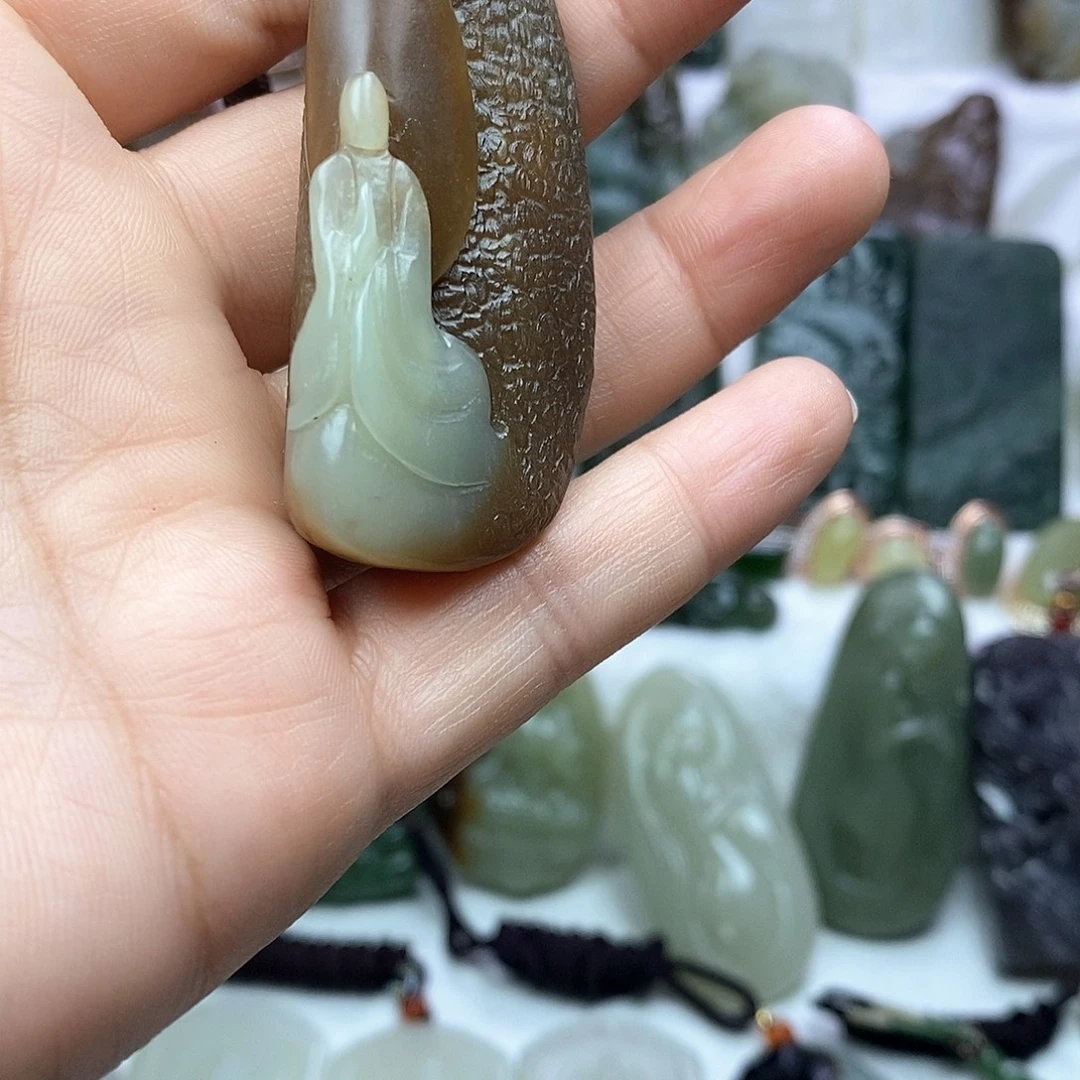 和田玉未镶嵌颈饰