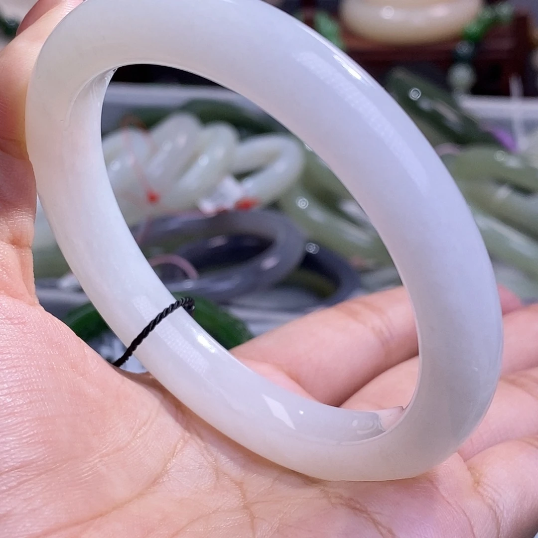 和田玉孤品精品新疆羊脂玉手镯61.6未镶嵌