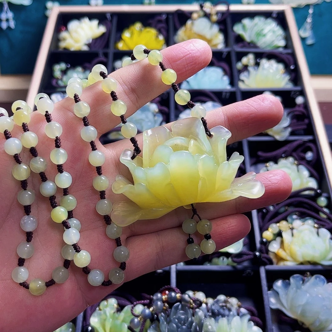 蛇纹石玉未镶嵌颈饰
