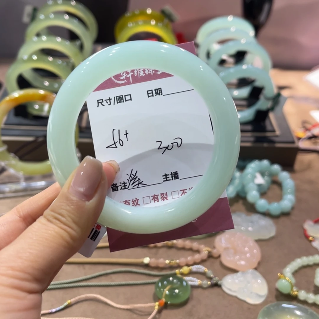 蛇纹石玉手镯未镶嵌溪**来