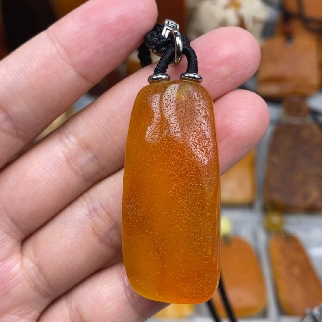 未镶嵌吊坠(赠链)琥珀