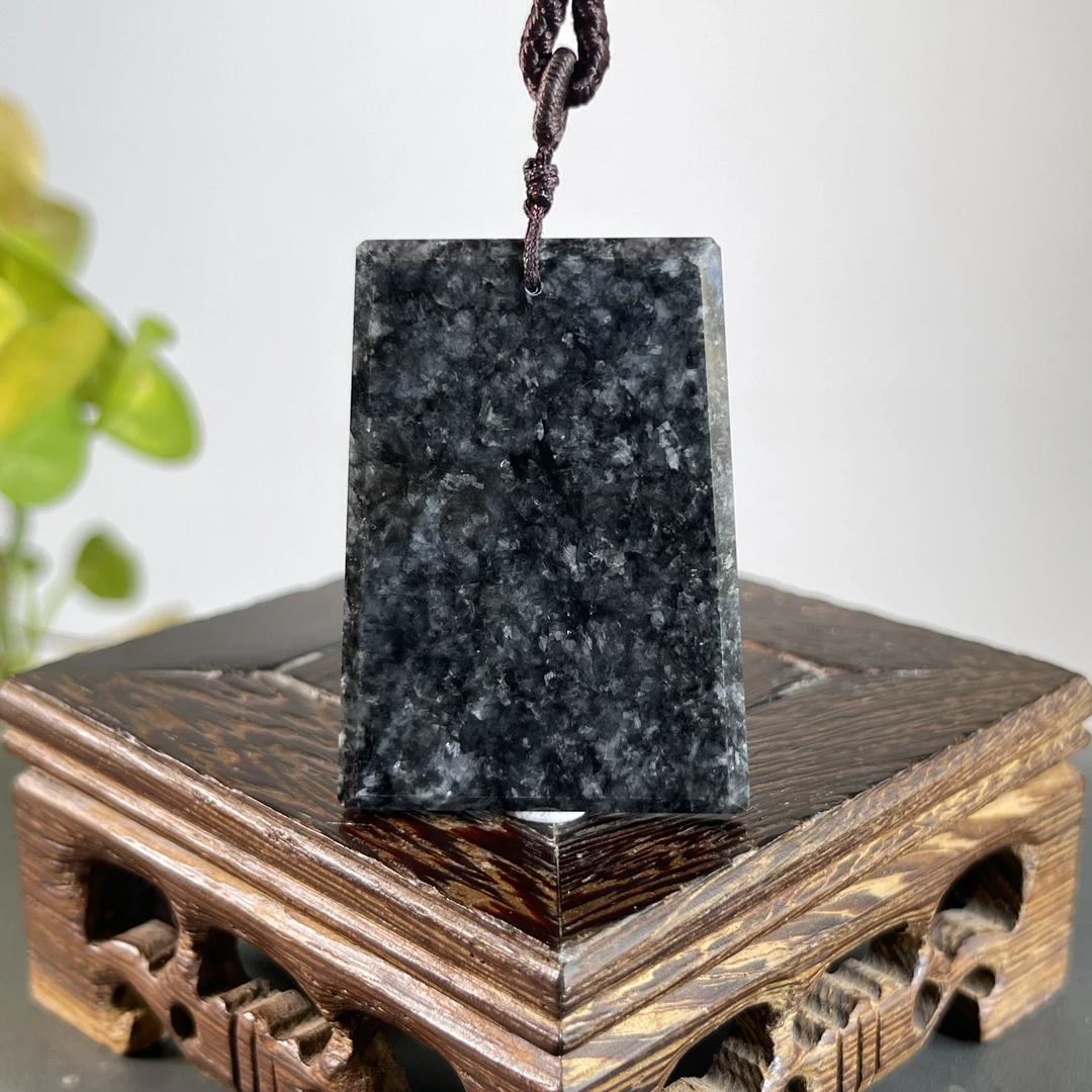 JSW04-03 天然缅甸A货翡翠 乌鸡-无事牌