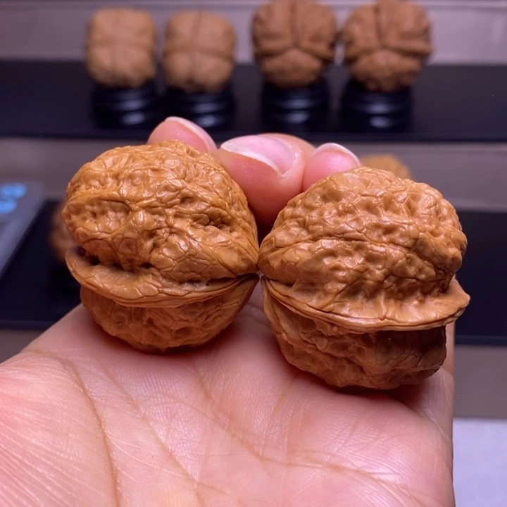 文玩核桃把件龙鳞舍利疙瘩包33
