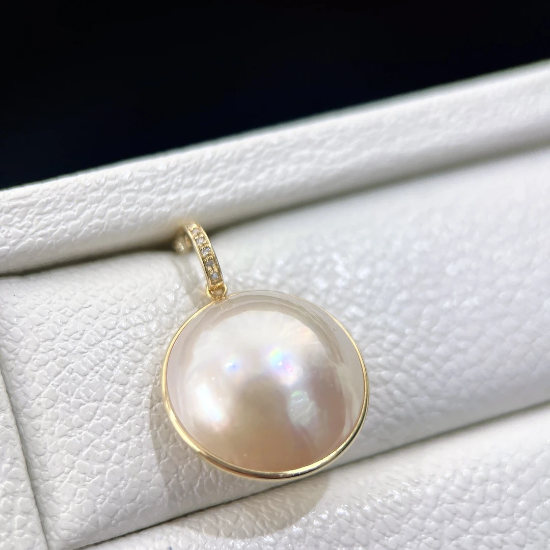 18K金海水马贝珍珠简包款珍珠吊坠 钻石 14-15MM