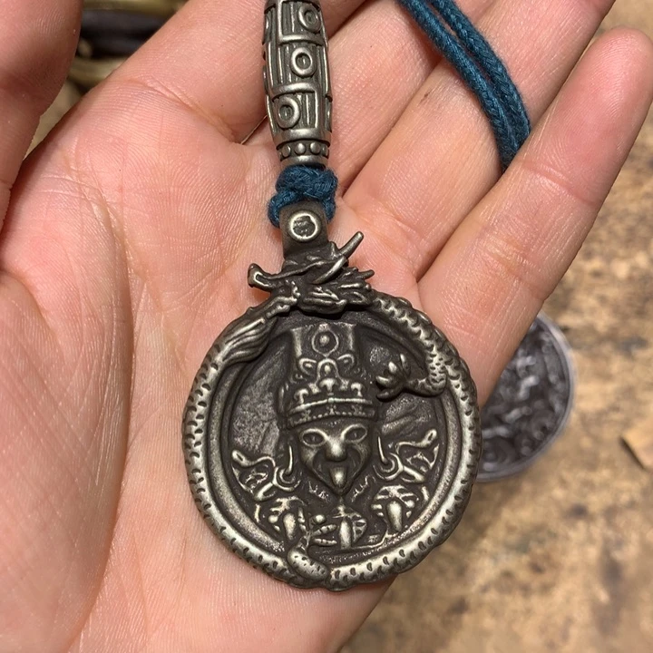 琉璃颈饰L****2喜欢的朋友